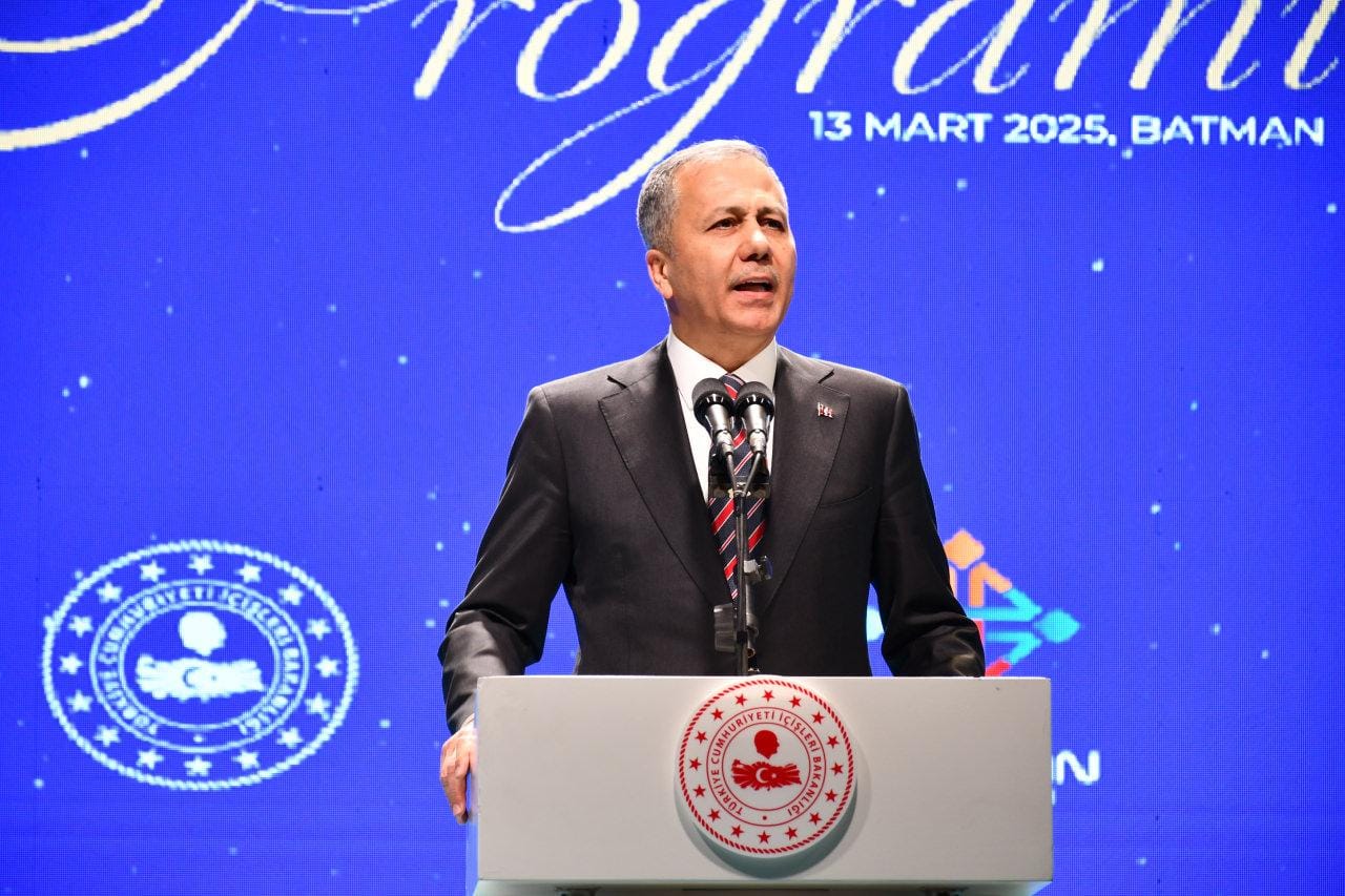 Bakan Yerlikaya: Amacımız, 40 yılı aşan bölücü terör girdabını ortadan kaldırmak 1 bakan yerlikaya amacimiz 40 yili asan bolucu teror girdabini ortadan kaldirmak 0 iv3WdwA4